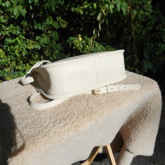 SOLD*** Vintage Coach City Bag 9890, EUC in Bone - Picture 5 of 10